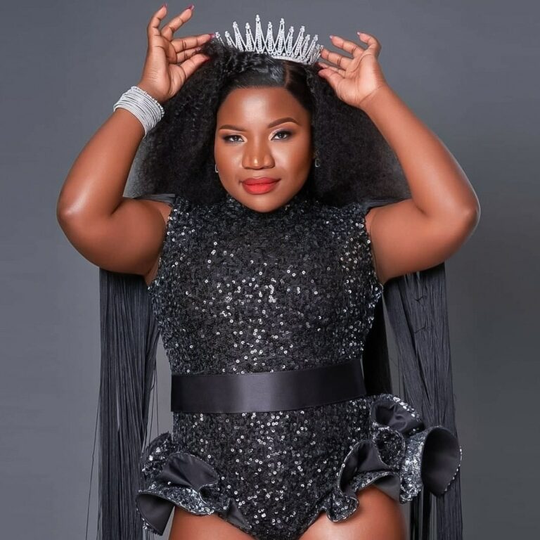 Watch – Makhadzi teaches Ramaphosa how to dance during #ANC110 celebrations