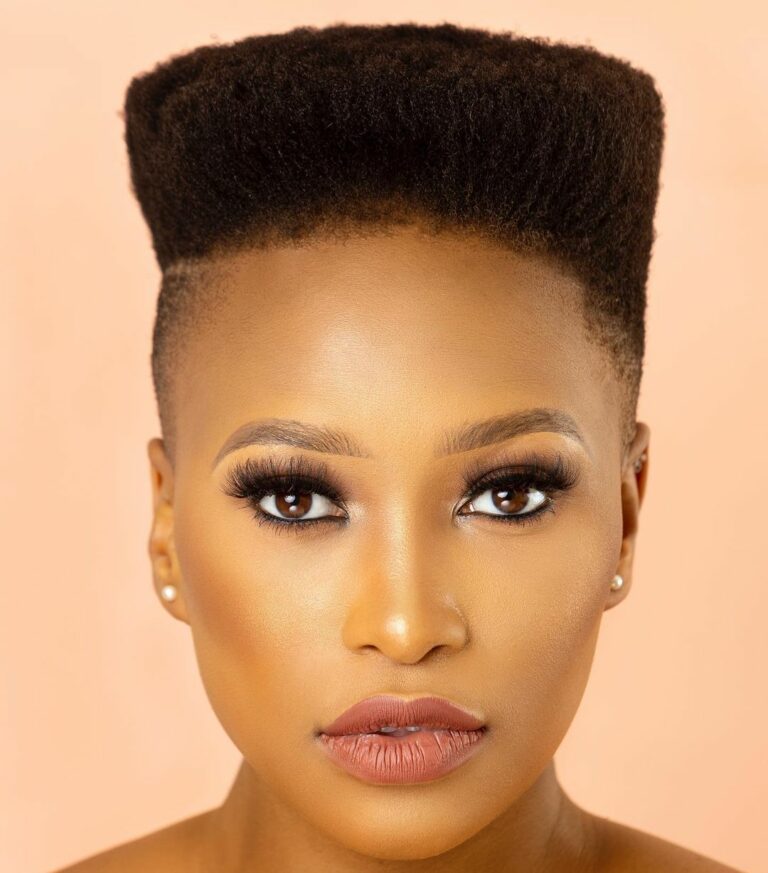 ACTRESS ZOLA NOMBONA’S NEW HAIRSTYLE HAS MZANSI TALKING – PHOTOS