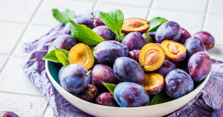 7 sexual health benefits of plums and how to use them