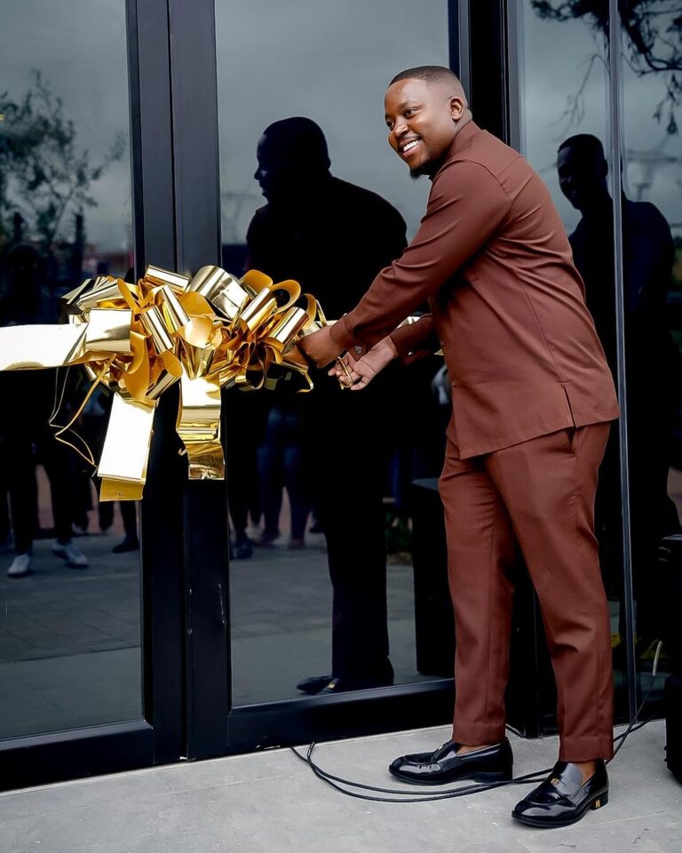 Photos – Theo Baloyi Opens Up a New Bathu Headquarters